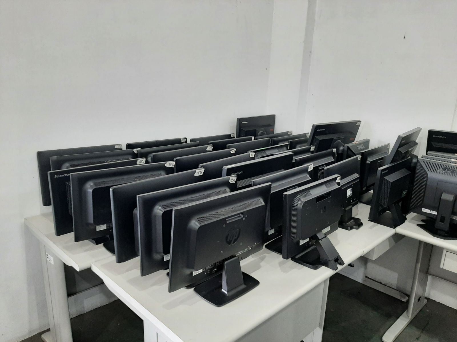 GSIS Donates Office Equipment, Computers To PHLPost | PHLPost