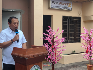 Postmaster General Luis Carlos delivers speech at Obando Postal Station opening